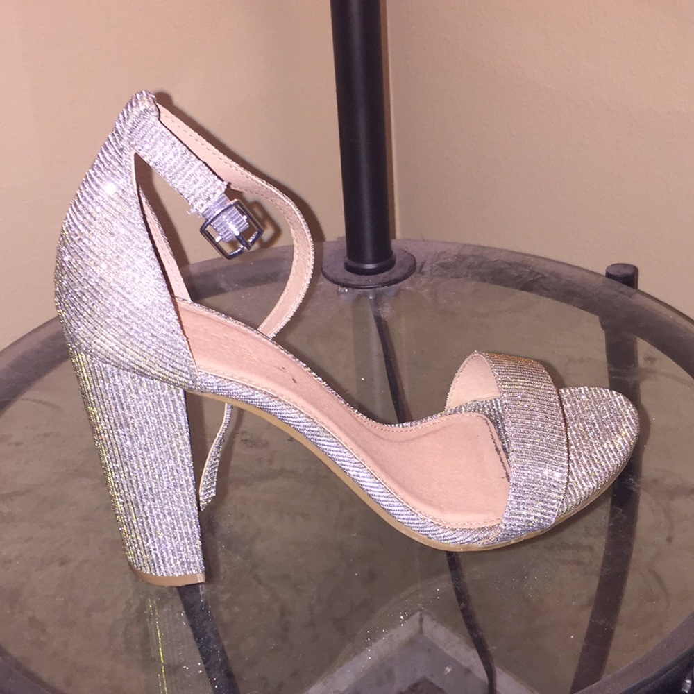 Heels - Picture 2 of 2